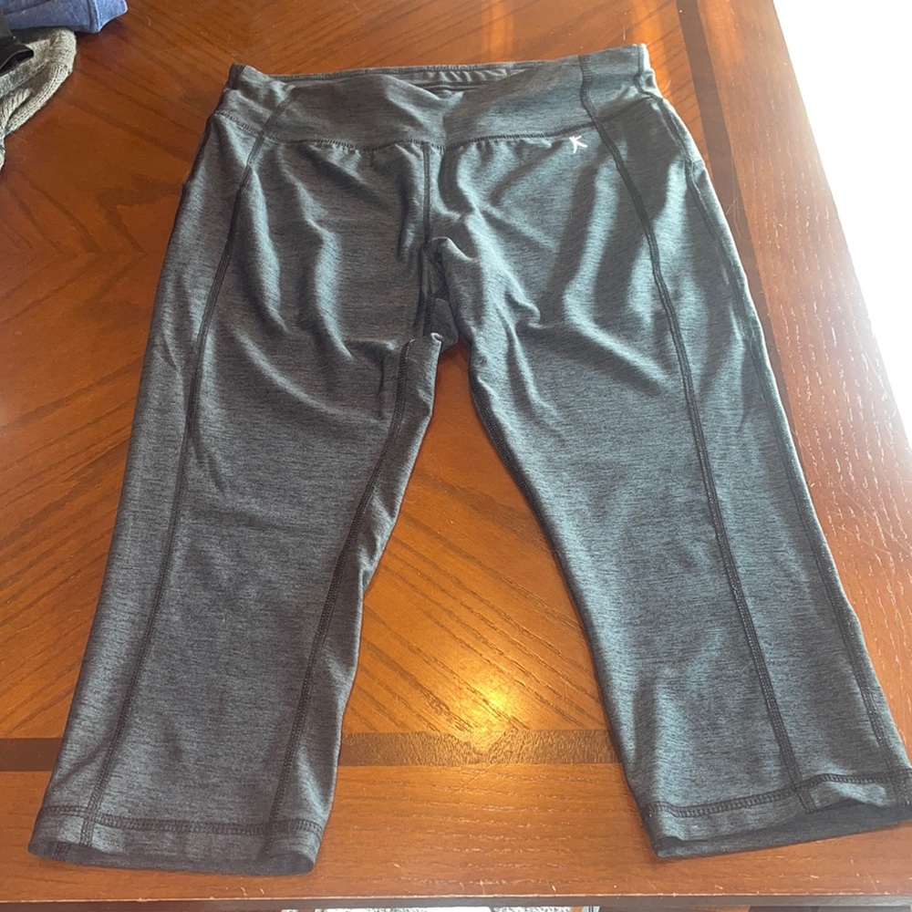 Danskin Now Capri Leggings
